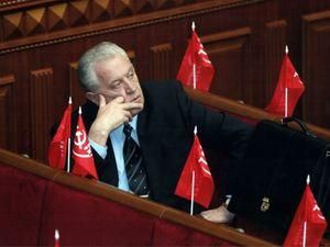 Комуністи звільнили Грача Комуністи звільнили Грача