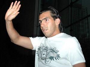 Карлос Тевес просить "Манчестер Сіті" відпустити його Карлос Тевес просить "Манчестер Сіті" відпустити його