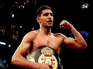 Амір Хан захистив титул WBA у молодшій напівсередній вазі Амір Хан захистив титул WBA у молодшій напівсередній вазі