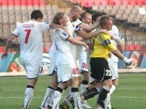 Боровик, Лисицький та Максимов залишаються в "Кривбасі" Боровик, Лисицький та Максимов залишаються в "Кривбасі"