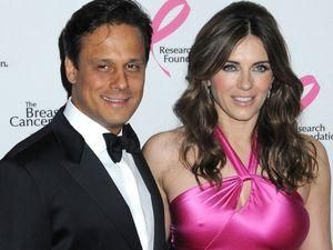 Елізабет Херлі тихо розлучилась Елізабет Херлі тихо розлучилась