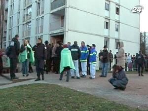 У Франції спецназ нейтралізував підлітка, який напав на дитсадок У Франції спецназ нейтралізував підлітка, який напав на дитсадок