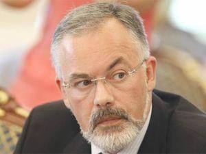 Табачник обіцяє покарати підлеглих за дебош у аеропорту Франкфурта Табачник обіцяє покарати підлеглих за дебош у аеропорту Франкфурта