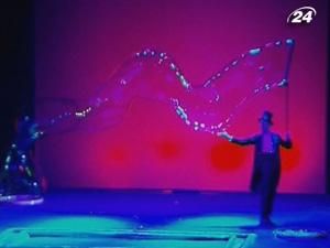 Кафаджі - фокусник, який 15 років працює з бульбашками