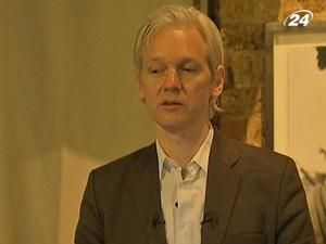 Джуліан Ассанж вийде на волю, щоправда за 240 тис. фунтів стерлінгів Джуліан Ассанж вийде на волю, щоправда за 240 тис. фунтів стерлінгів