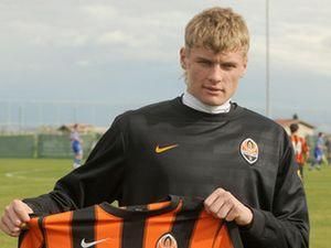 Ємельянов залишиться в "Зорі" до кінця року Ємельянов залишиться в "Зорі" до кінця року