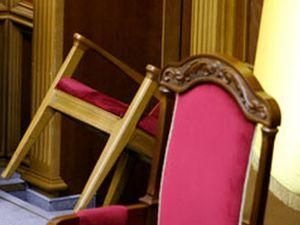 Депутату БЮТ розбили голову стільцем
