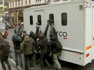 Джуліана Ассанжа звільнили під заставу Джуліана Ассанжа звільнили під заставу