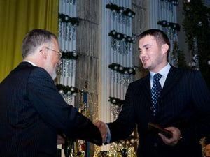 Табачник дав сину Януковича "Кандидата в майстри спорту" Табачник дав сину Януковича "Кандидата в майстри спорту"