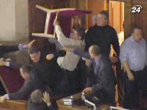 БЮТ вимагає від ГПУ притягнути до відповідальності 7 “регіоналів” БЮТ вимагає від ГПУ притягнути до відповідальності 7 “регіоналів”