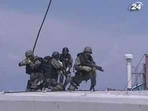 Сенат США дозволив геям і лесбіянкам служити в армії Сенат США дозволив геям і лесбіянкам служити в армії