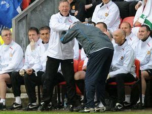 Брюс чекає на подарунок від Фергюсона Брюс чекає на подарунок від Фергюсона