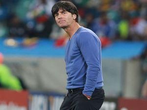 Светр Льова продали за мільйон Светр Льова продали за мільйон