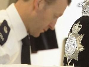 Британські правоохоронці затримали 12 терористів Британські правоохоронці затримали 12 терористів