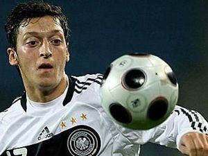 Озіл в душі більше німець Озіл в душі більше німець