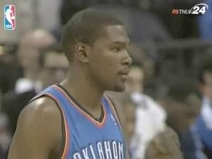 32 очки Кевіна Дюранта допомогли "Оклахомі" здолати "Шарлот" 32 очки Кевіна Дюранта допомогли "Оклахомі" здолати "Шарлот"