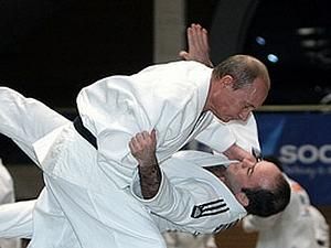 Сьогодні Путін спробував свої сили у чотирьох видах єдиноборств Сьогодні Путін спробував свої сили у чотирьох видах єдиноборств