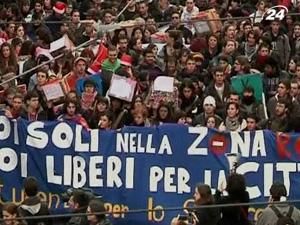 У Палермо демонстрація переросла у сутички з поліцією У Палермо демонстрація переросла у сутички з поліцією