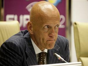 Колліна: В українських арбітрів є невеликі шанси працювати на Євро-2012 Колліна: В українських арбітрів є невеликі шанси працювати на Євро-2012