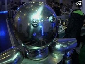 Відвідувачів Dalu Rebot обслуговують 8 роботів Відвідувачів Dalu Rebot обслуговують 8 роботів