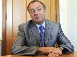 Лавринович: Родичі чиновників не повинні декларувати свої доходи Лавринович: Родичі чиновників не повинні декларувати свої доходи