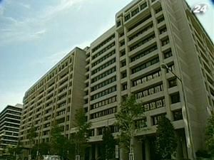 Азаров: Україна не потребує термінових грошей МВФ Азаров: Україна не потребує термінових грошей МВФ