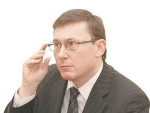 Луценка доставили до слідчого ізолятора СБУ Луценка доставили до слідчого ізолятора СБУ