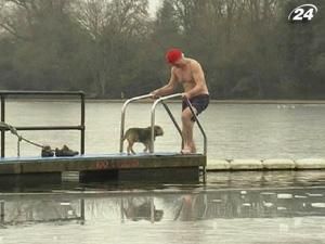 У Лондоні через морози скасували святковий заплив у Гайд-парку - 26 грудня 2010 - Телеканал новин 24 У Лондоні через морози скасували святковий заплив у Гайд-парку - 26 грудня 2010 - Телеканал новин 24