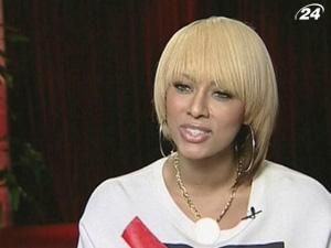 Кері Хілсон випустила другу студійну платівку "No Boys Allowed" Кері Хілсон випустила другу студійну платівку "No Boys Allowed"