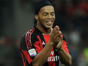 Роналдінью взимку перейде до "Греміо" безкоштовно? Роналдінью взимку перейде до "Греміо" безкоштовно?