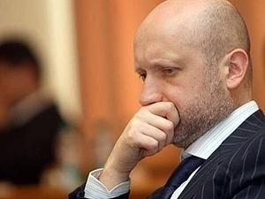 Турчинов про допит у Генпрокуратурі: Я із задоволенням навів статті чинного законодавства