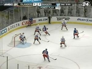 "Рейнджерс" у дербі розгромили "Айлендерс" "Рейнджерс" у дербі розгромили "Айлендерс"