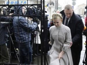 Під час спілкування Тимошенко з пресою сталась бійка Під час спілкування Тимошенко з пресою сталась бійка