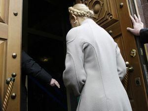 Тимошенко випустили після шести годин допиту Тимошенко випустили після шести годин допиту
