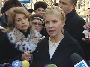 Юлію Тимошенко знову викликали на допит в ГПУ Юлію Тимошенко знову викликали на допит в ГПУ