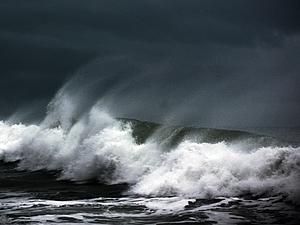 Грецький танкер потрапив у шторм, є жертви Грецький танкер потрапив у шторм, є жертви