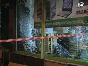 Сильний вибух пролунав біля нічного клубу в Афінах Сильний вибух пролунав біля нічного клубу в Афінах