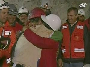 Підсумок року: чилійські шахтарі встановили рекорд перебування під землею Підсумок року: чилійські шахтарі встановили рекорд перебування під землею