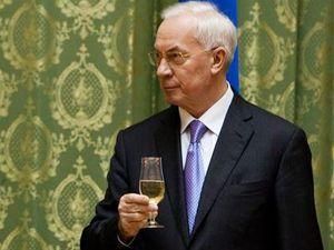 Азаров побажав українцям оптимізму у новому році Азаров побажав українцям оптимізму у новому році