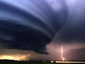 На Арканзас обрушився торнадо — є жертви На Арканзас обрушився торнадо — є жертви