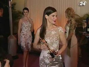 Часопис People назвав Сандру Балок жінкою року Часопис People назвав Сандру Балок жінкою року