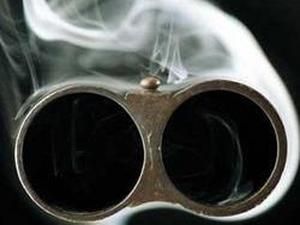 На Донеччині п’яний школяр стріляв у підлітка з обрізу На Донеччині п’яний школяр стріляв у підлітка з обрізу