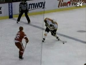 "Філадельфія" вперше за 22 роки перемогла в Детройті "Філадельфія" вперше за 22 роки перемогла в Детройті