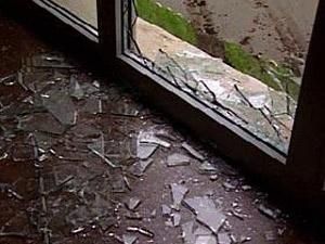 Міліція порушила кримінальну справу про підпал офісу Партії регіонів Міліція порушила кримінальну справу про підпал офісу Партії регіонів