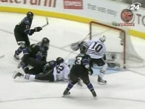 "Лос-Анджелес" без Понікаровського поступився "Чикаго" "Лос-Анджелес" без Понікаровського поступився "Чикаго"