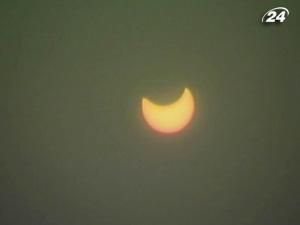 Відбулося перше часткове сонячне затемнення 2011 року - 4 січня 2011 - Телеканал новин 24