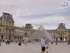 Лувр залишається найвідвідуванішим музеєм світу