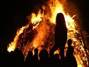 У Румунії відьми наклали страшне прокляття на місцевий уряд (ВІДЕО) У Румунії відьми наклали страшне прокляття на місцевий уряд (ВІДЕО)