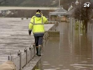 Німеччина потерпає від потужних повеней Німеччина потерпає від потужних повеней