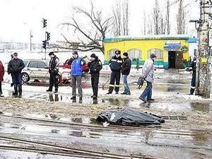 Київ: трамвай розрізав жінку і втік з місця події